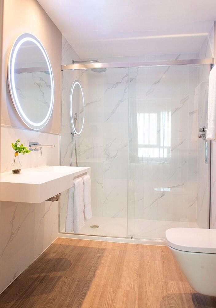 Voghe Premium Flats Aparthotel บาเลนเซีย ภายนอก รูปภาพ